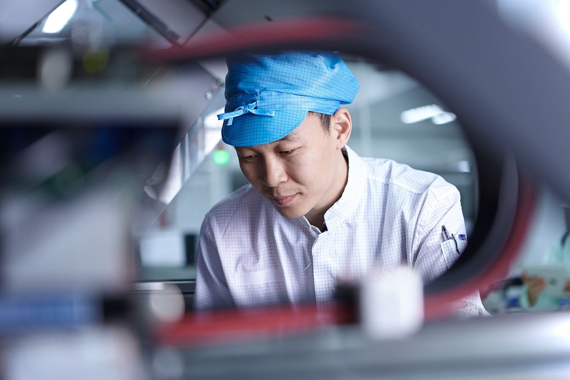 Mutltek flexible electronics, corporate photography on-location in their Zhuhai plant. Shanghai photo studio specialized in corporate photography.