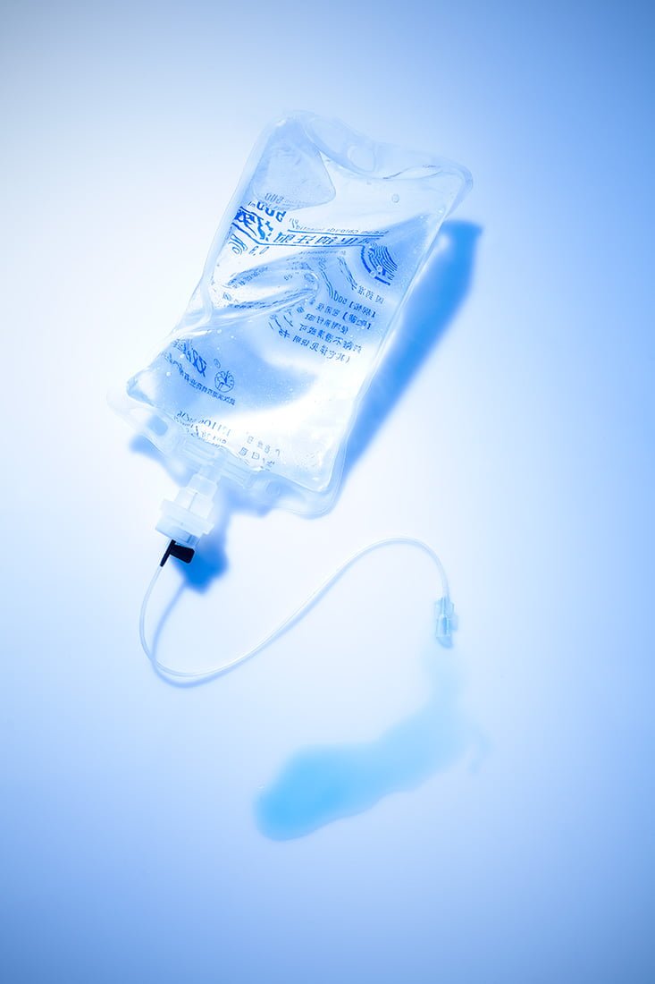 A series of editorial cosmetics and perfume still-life photography for ROUGE Magazine in Xiamen, China. Shanghai photo studio specialized in still-life photography.