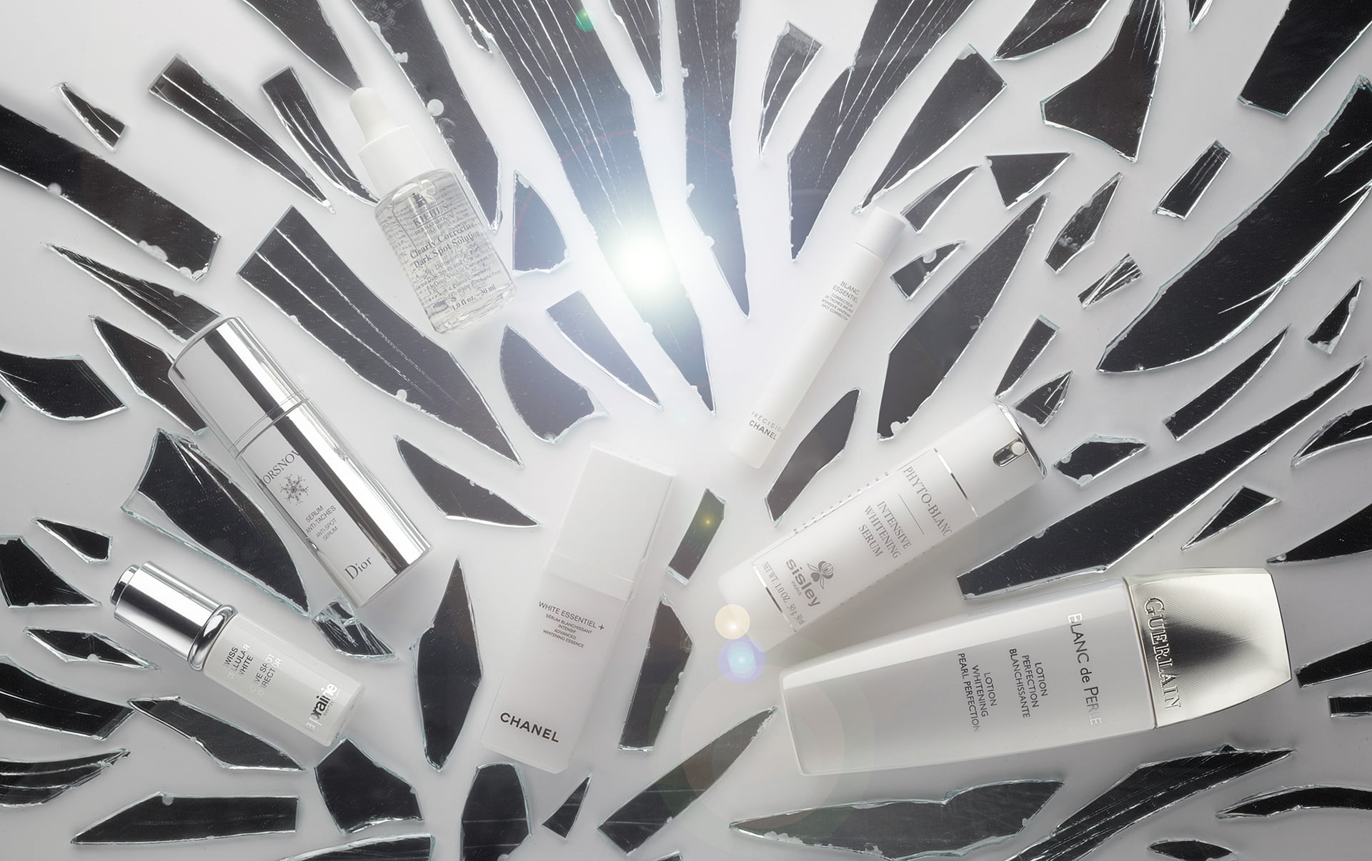 A series of editorial cosmetics and perfume still-life photography for ROUGE Magazine in Xiamen, China. Shanghai photo studio specialized in still-life photography.