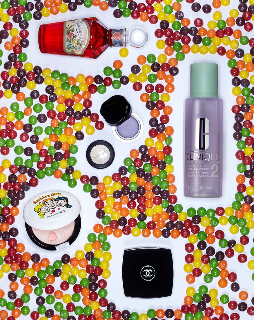 A series of editorial cosmetics and perfume still-life photography for ROUGE Magazine in Xiamen, China. Shanghai photo studio specialized in still-life photography.