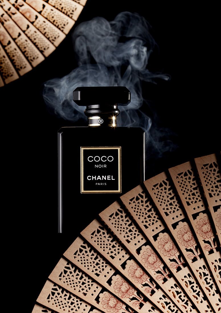 A series of editorial cosmetics and perfume still-life photography for ROUGE Magazine in Xiamen, China. Shanghai photo studio specialized in still-life photography.