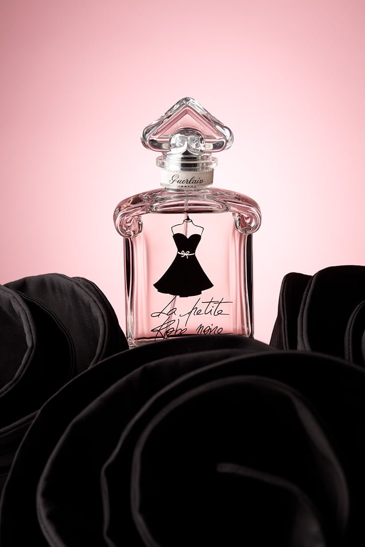 A series of editorial cosmetics and perfume still-life photography for ROUGE Magazine in Xiamen, China. Shanghai photo studio specialized in still-life photography.