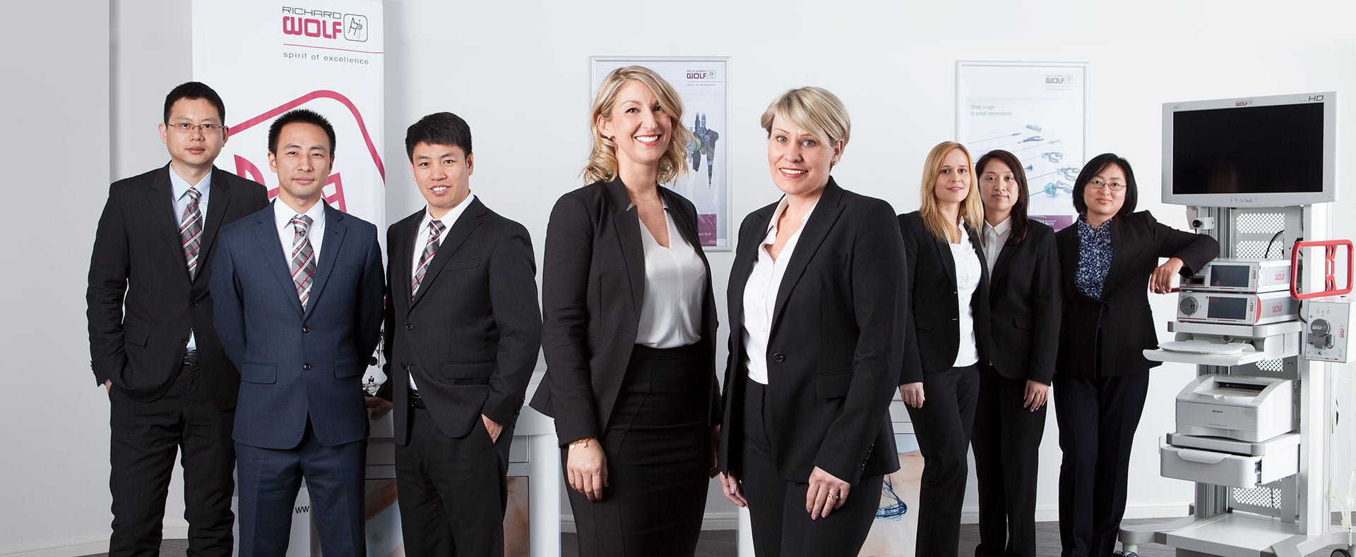 Richard Wolf Medical instruments, corporate photography on-location in their shanghai labs. Shanghai photo studio specialized in corporate photography.